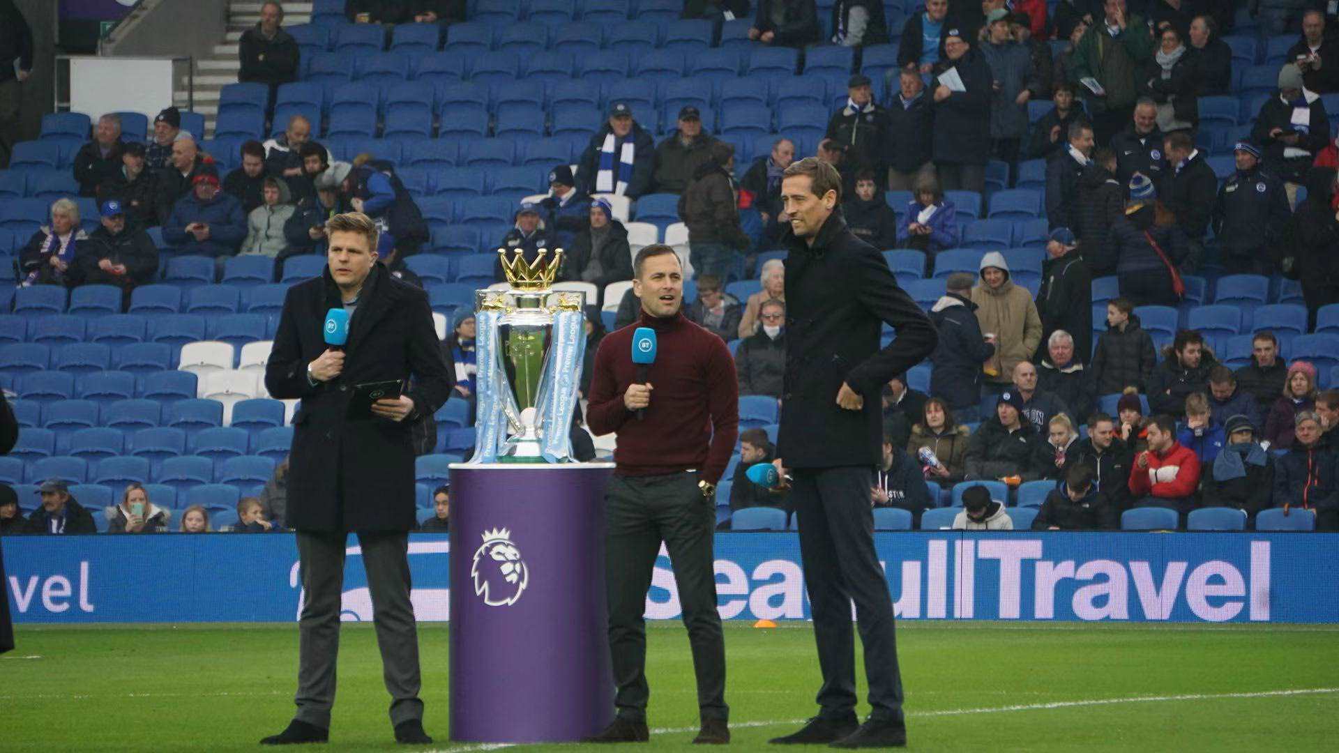 承担着巨大 承担着巨大