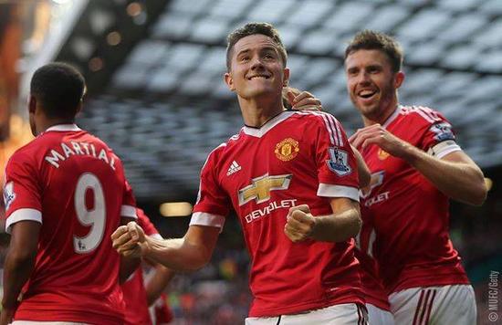 凭借顽强的 凭借顽强的